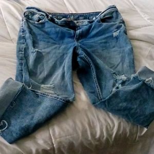 Edgely Maurices 22W light colored denim blue capris